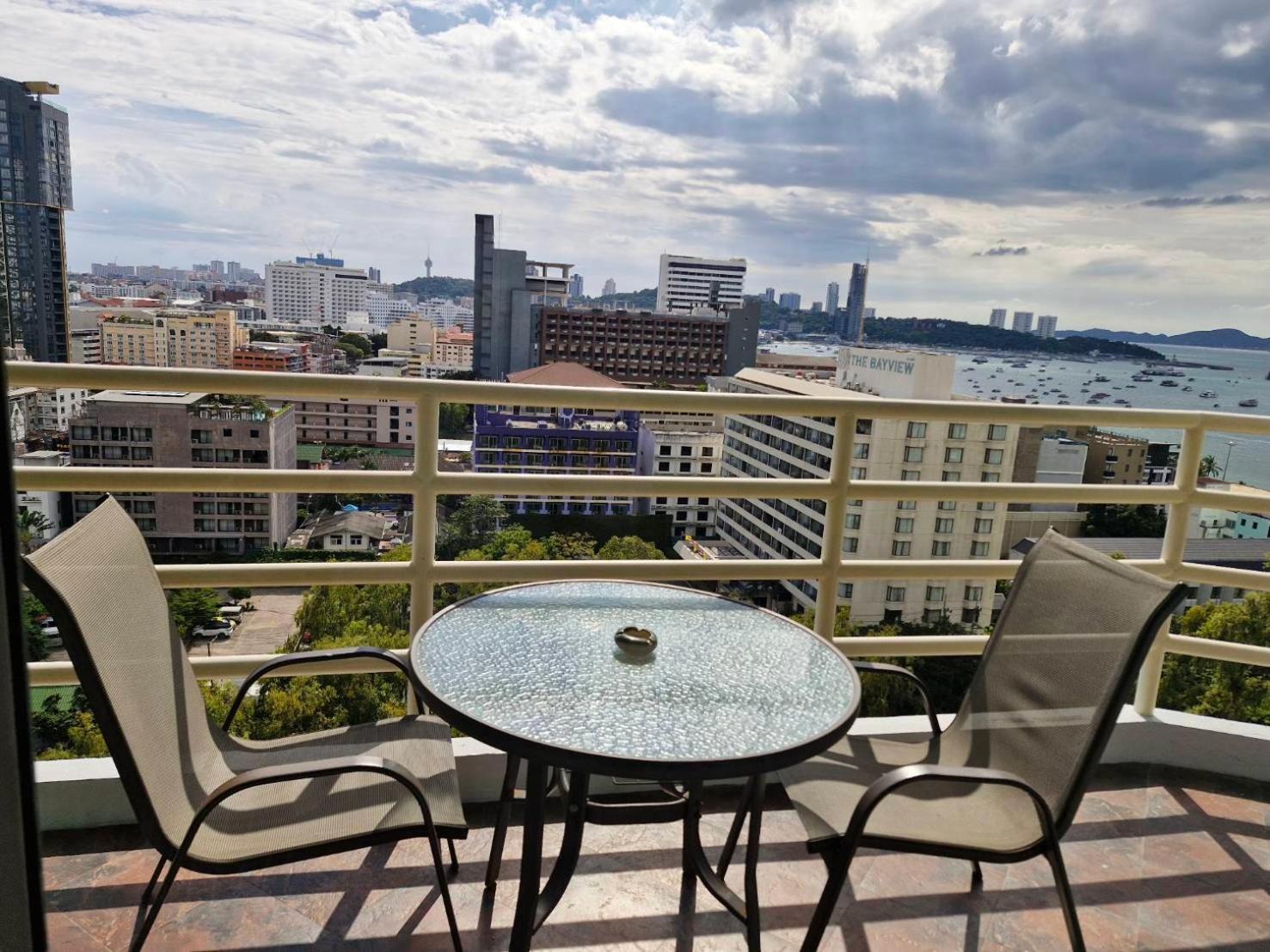 View Talay 6 Pattaya Beach By Anatolia Condo Suite ภายนอก รูปภาพ