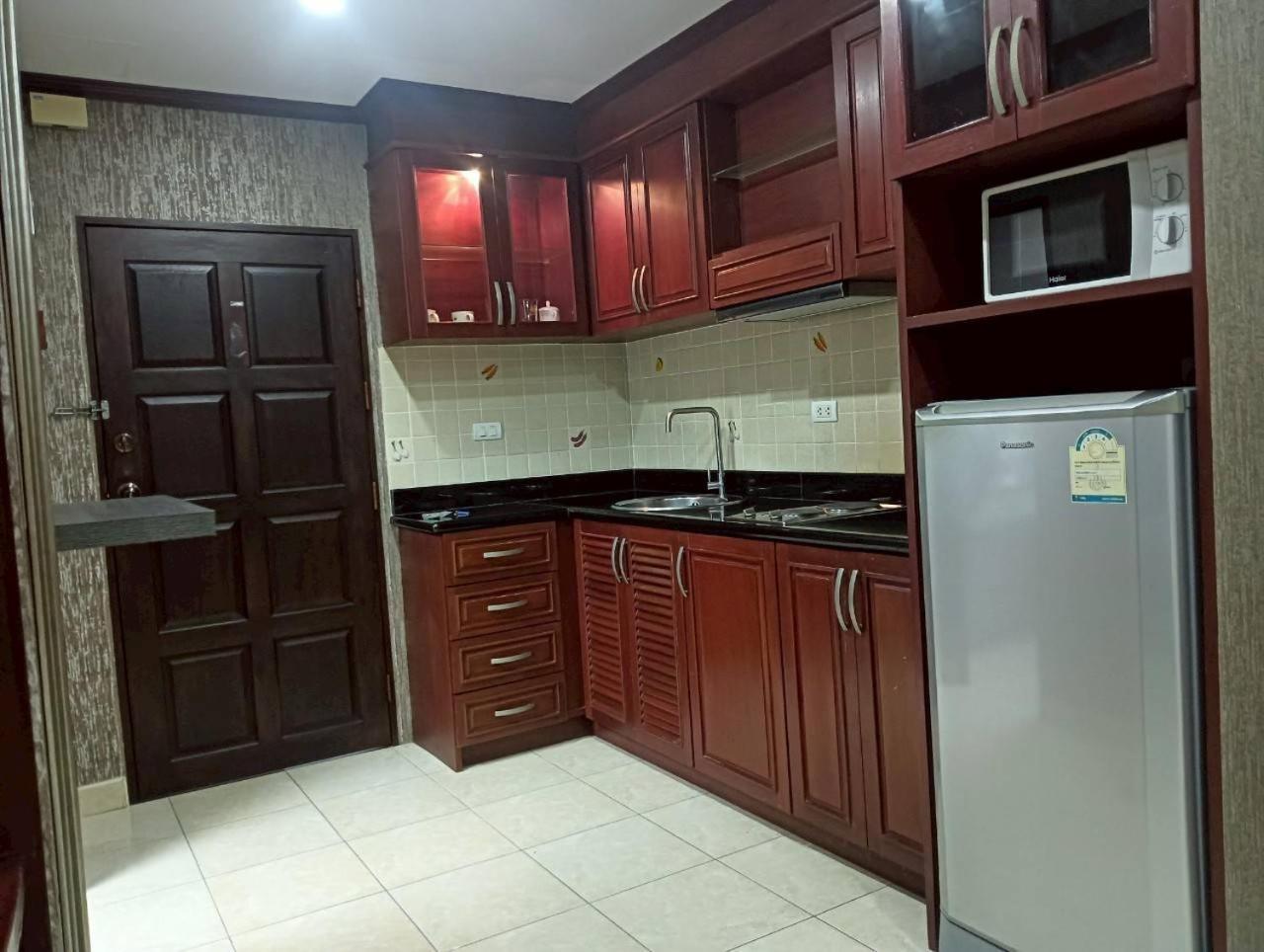 View Talay 6 Pattaya Beach By Anatolia Condo Suite ภายนอก รูปภาพ