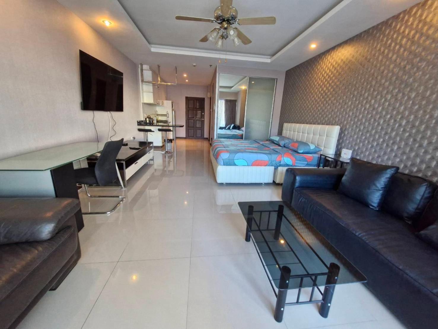 View Talay 6 Pattaya Beach By Anatolia Condo Suite ภายนอก รูปภาพ