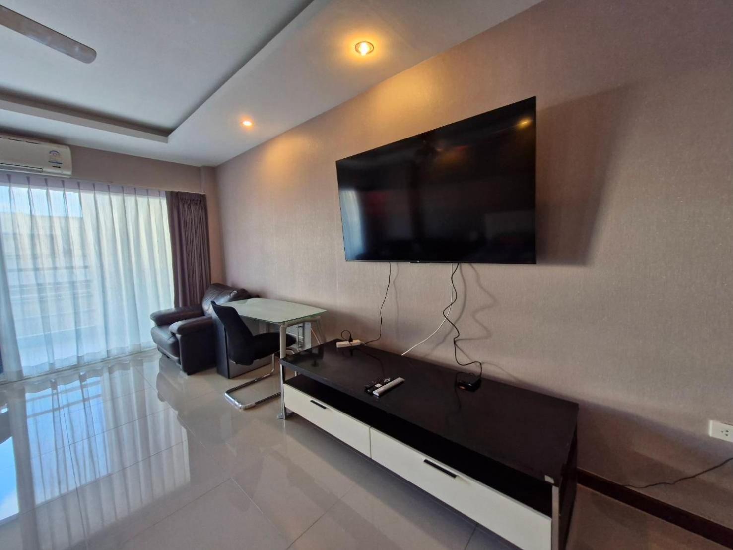 View Talay 6 Pattaya Beach By Anatolia Condo Suite ภายนอก รูปภาพ
